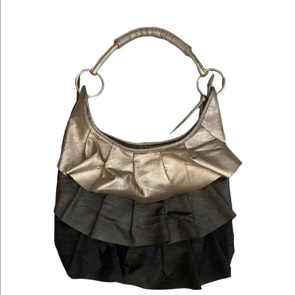 Woman’s Vinyl Ruffled Purse  
